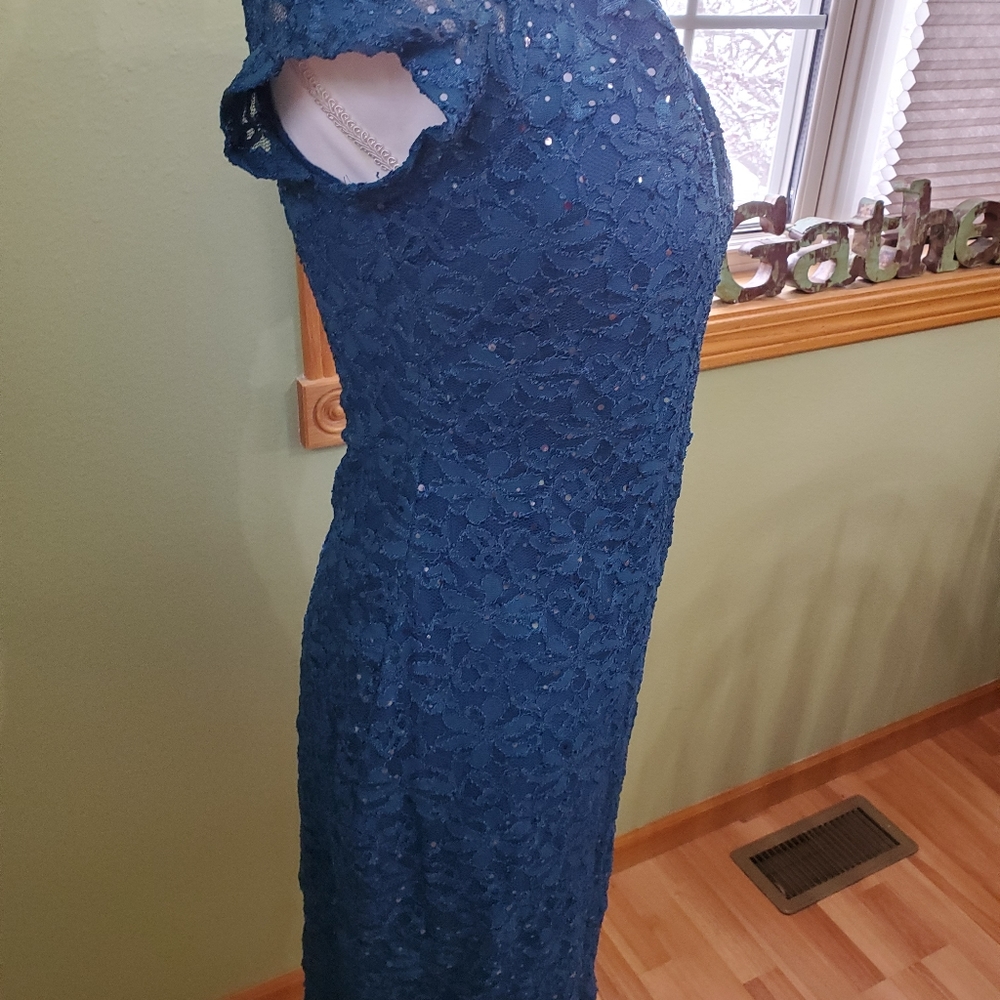 Roz and Ali size 8 dress - Picture 3 of 9